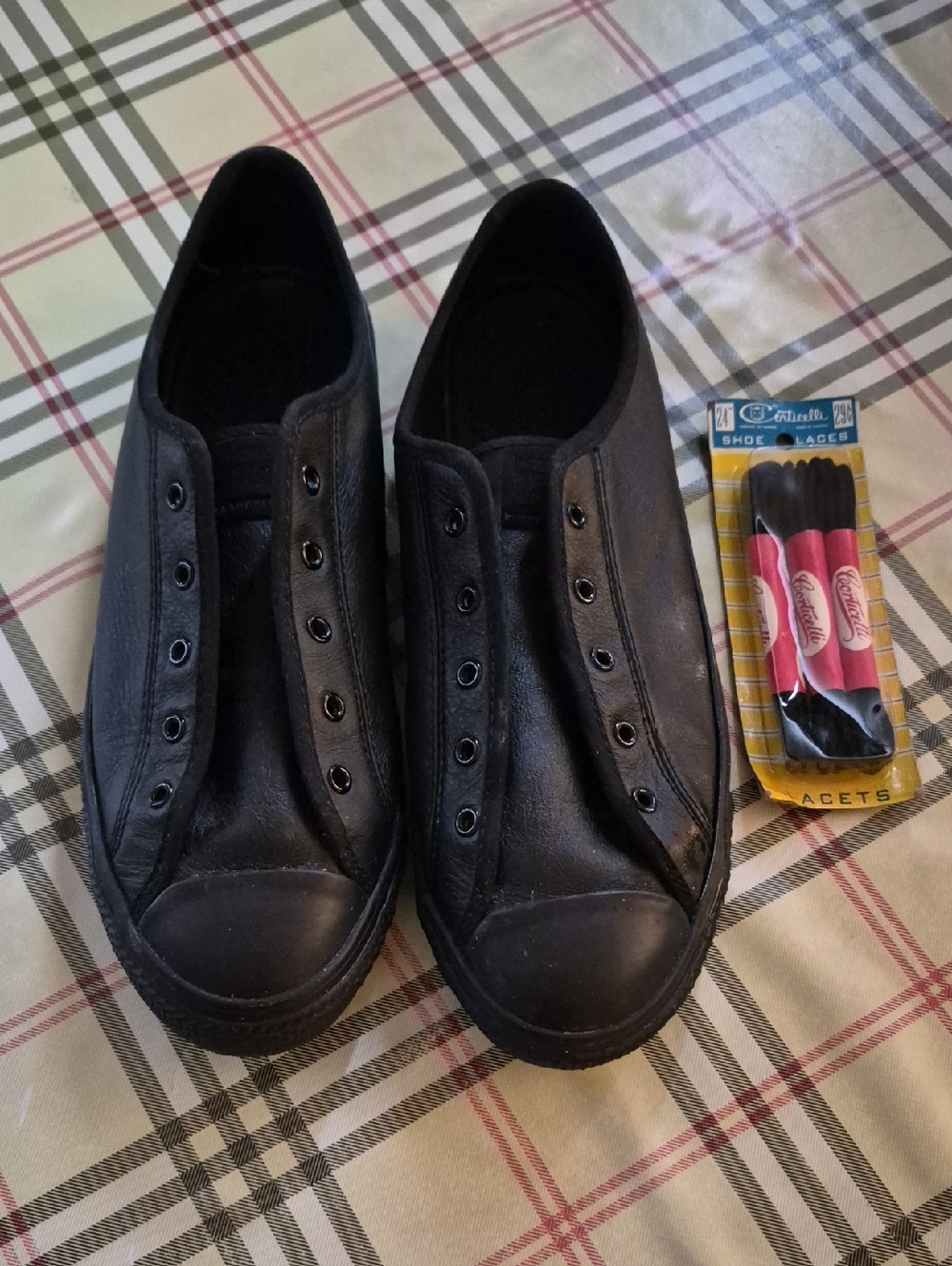 Converse Black Leather Lace Up Athletic Sneakers Women Size 8